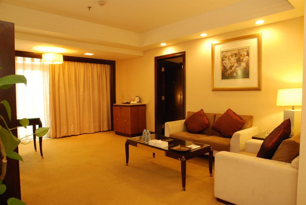 东莞君兰酒店 Grand Land Hotel Dongguan  Exterior photo