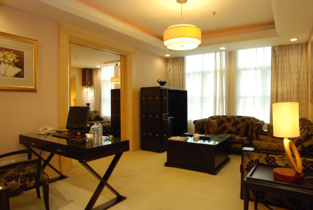 东莞君兰酒店 Grand Land Hotel Dongguan  Exterior photo
