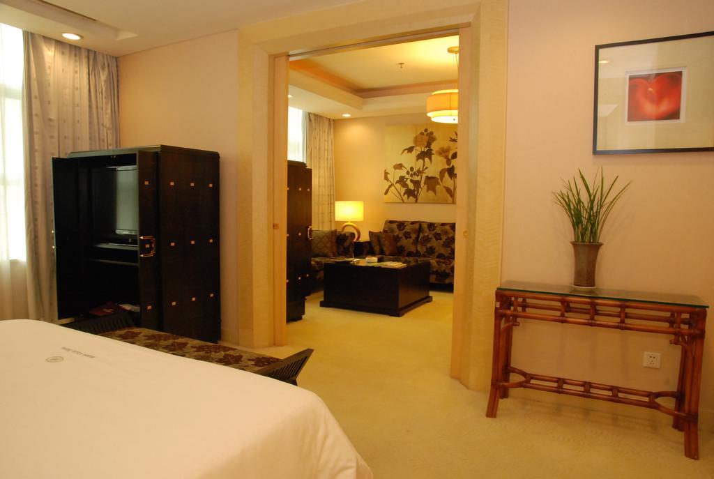 东莞君兰酒店 Grand Land Hotel Dongguan  Exterior photo