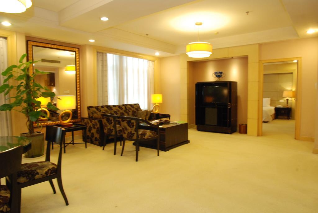东莞君兰酒店 Grand Land Hotel Dongguan  Exterior photo